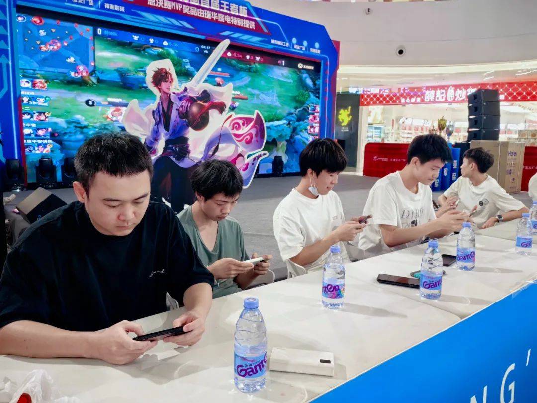 在更复杂 在更复杂